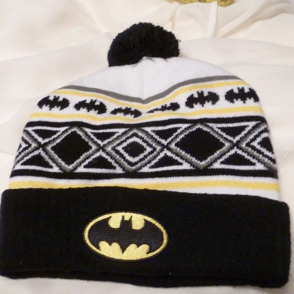 Batman DC Comics Ladies Winter Hat  Bennie with Pom - Picture 5 of 8